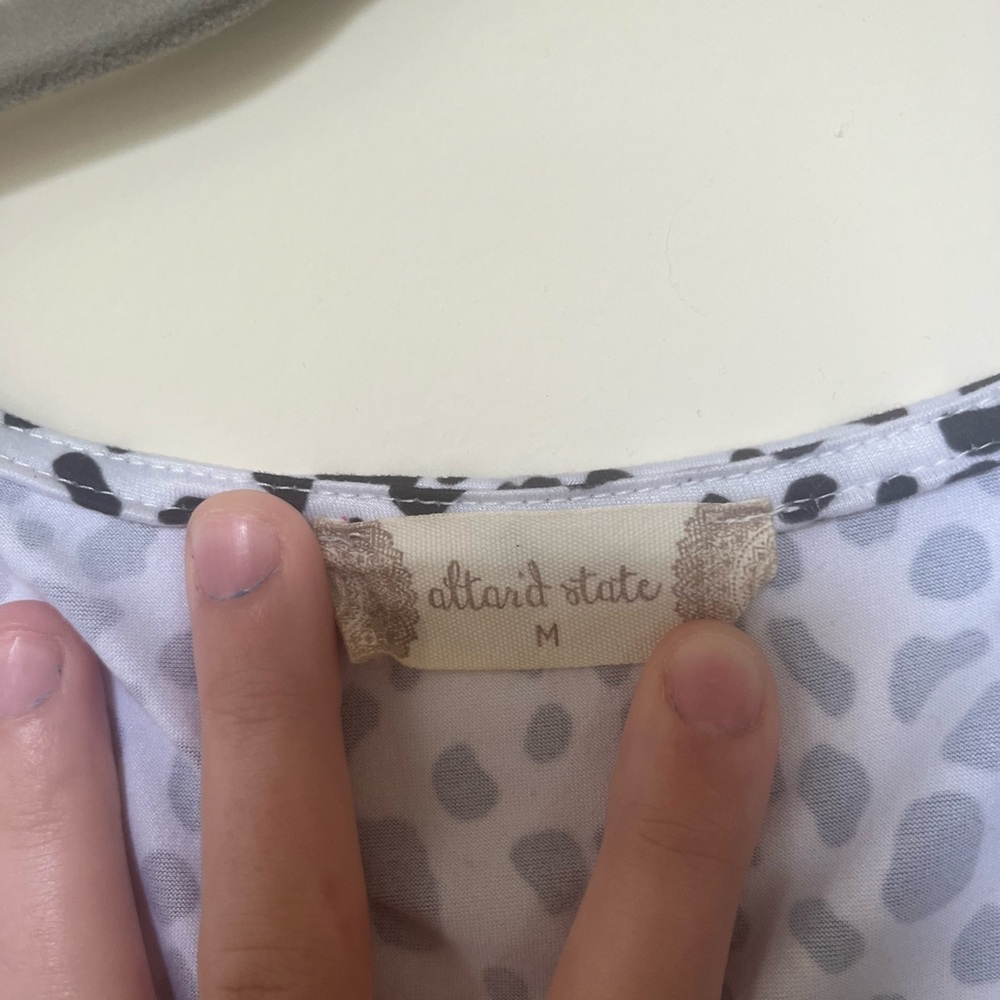 Altar’d State Blouse - Picture 5 of 5